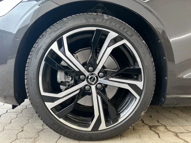 Volvo V60 Dark Plus
