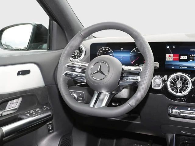 Mercedes-Benz GLA 200 AMG Line