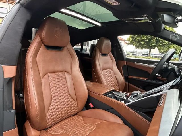 Lamborghini Urus AWD