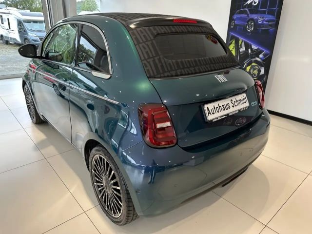 Fiat 500e La Prima