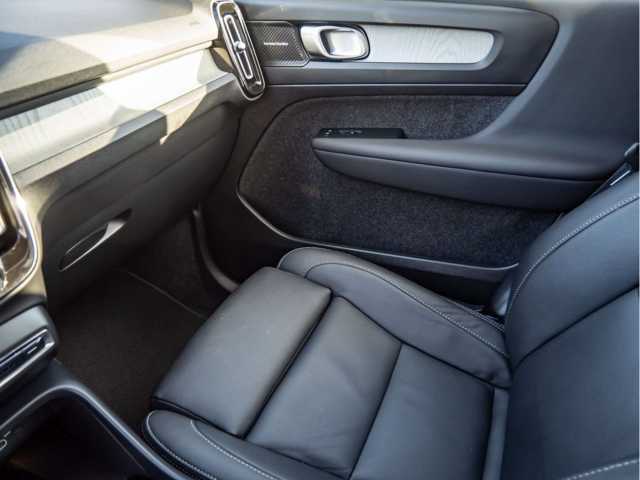 Volvo XC40 Dark Plus