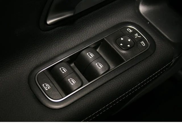 Mercedes-Benz A 180 A 180 d