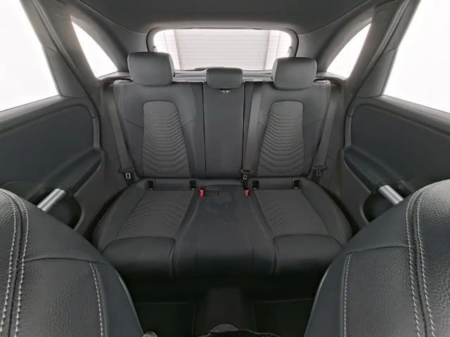 Mercedes-Benz B 200 Progressive Sedan