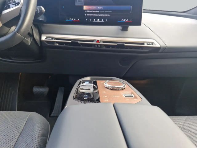 BMW iX xDrive40