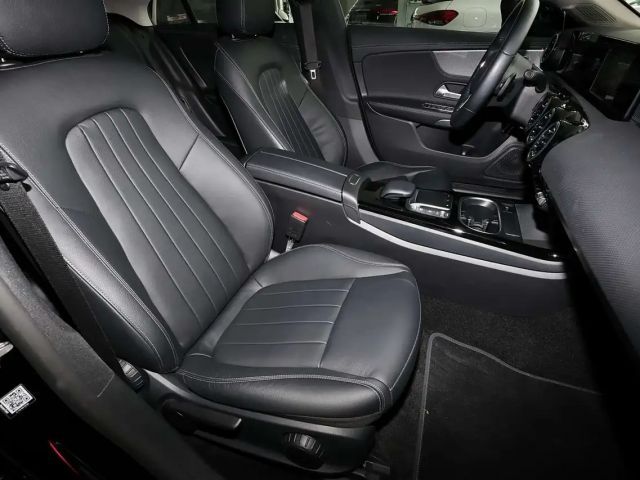 Mercedes-Benz CLA 250 CLA 250 e Coupé