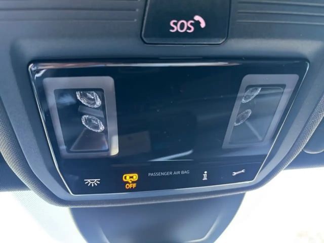 Volkswagen Golf 1.5 eTSI DSG R-Line Variant