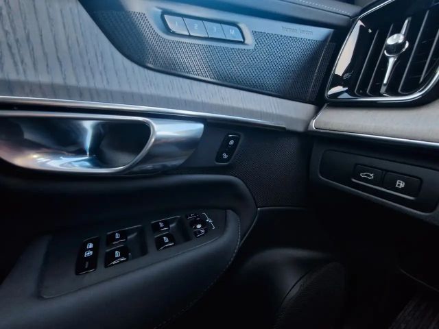 Volvo XC90 AWD Dark Plus Recharge