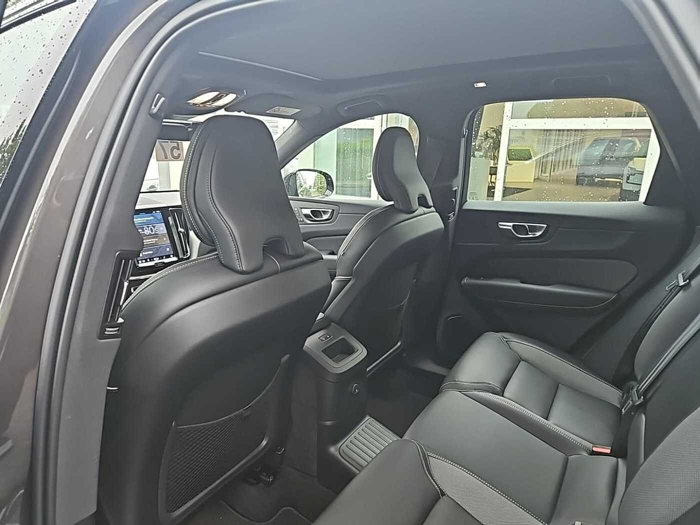 Volvo XC60 AWD Dark Plus T6