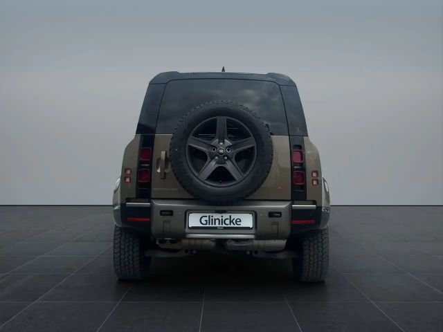 Land Rover Defender 110 D300 Dynamic SE