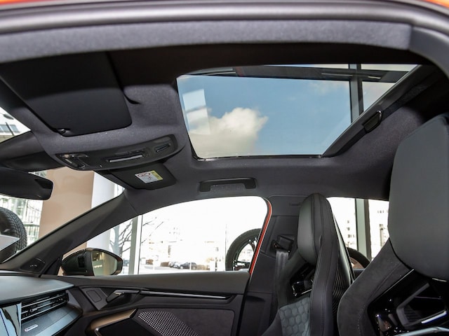 Audi RS3 Quattro S-Tronic Sedan