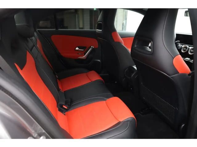 Mercedes-Benz CLA 200 AMG Line Coupé