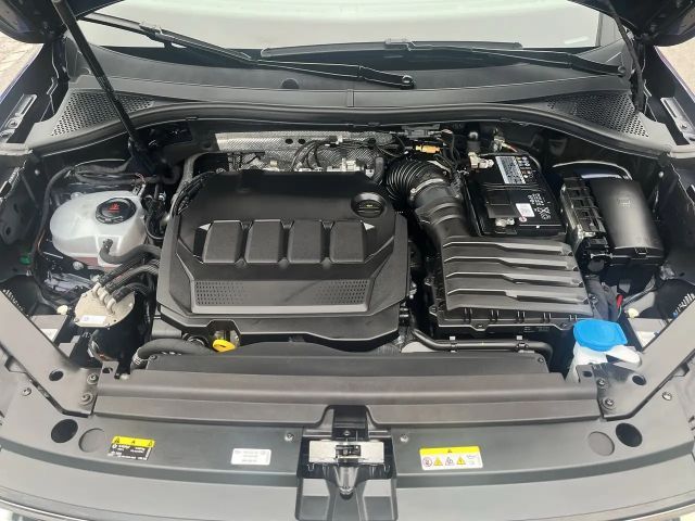 Volkswagen Tiguan 4Motion DSG R-Line