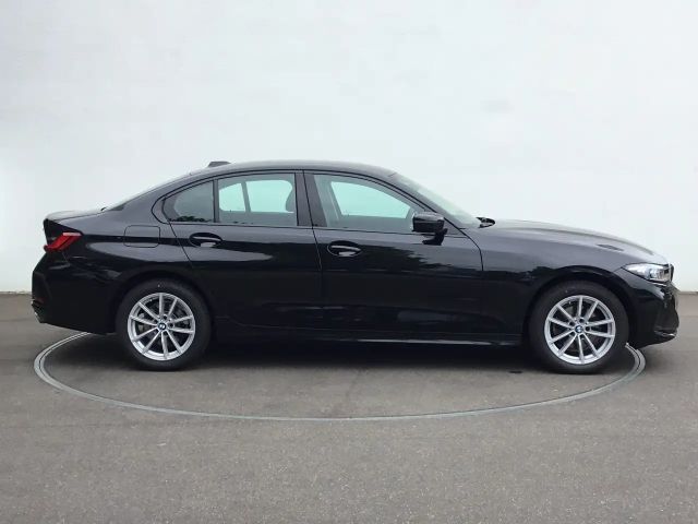 BMW 320 320i Sedan xDrive