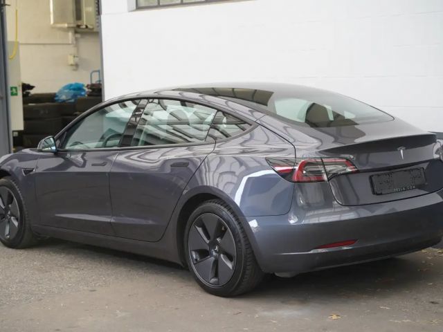 Tesla Model 3 Standard Range