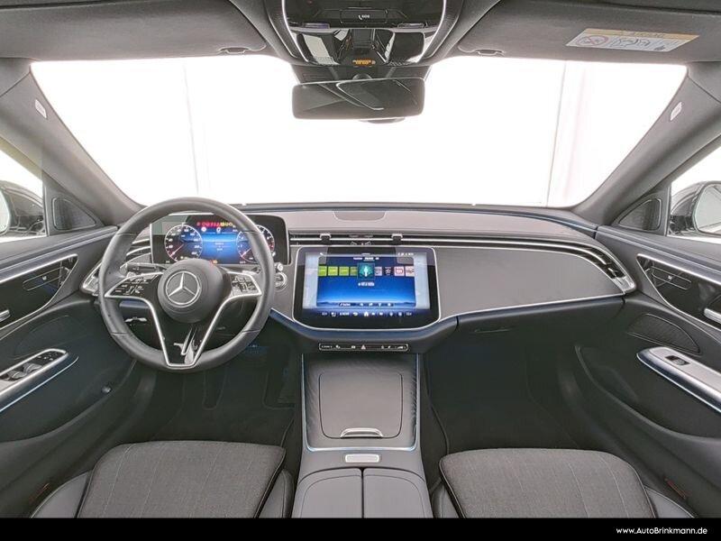 Mercedes-Benz E 200 AVANTGARDE Sedan