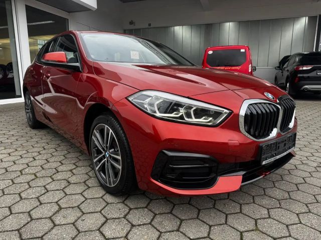 BMW 118 118i Sedan Sport Line
