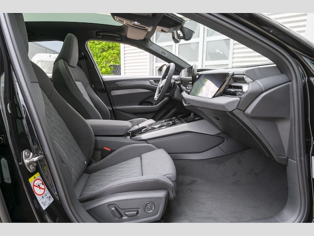 Audi A6 Avant Quattro S-Tronic