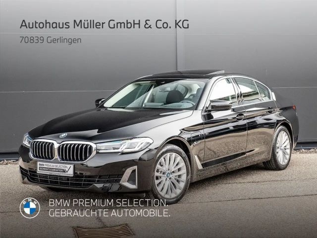 BMW 530 530e Luxury Line Sedan xDrive