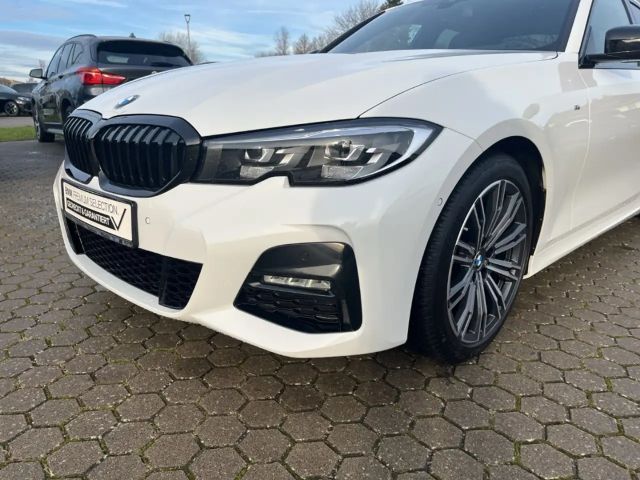 BMW 318 318i M-Sport Sedan