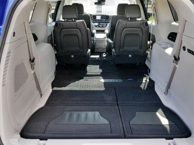 Chrysler Pacifica Limited