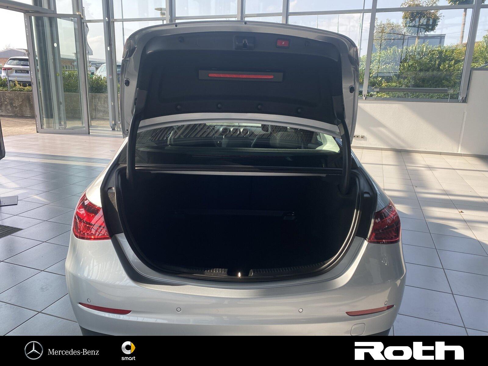 Mercedes-Benz C 300 AVANTGARDE Sedan