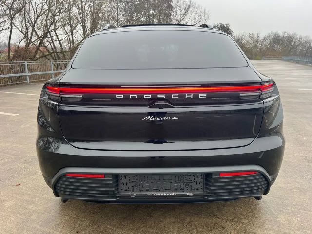 Porsche Macan 4