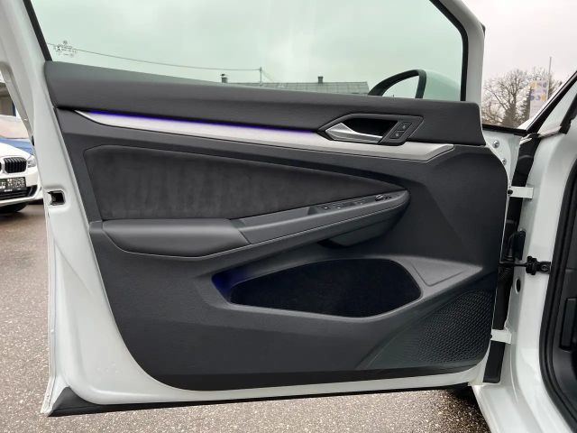 Volkswagen Golf Life Variant