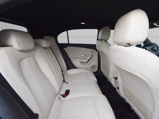 Mercedes-Benz A 220 A 220 d Hatchback Style