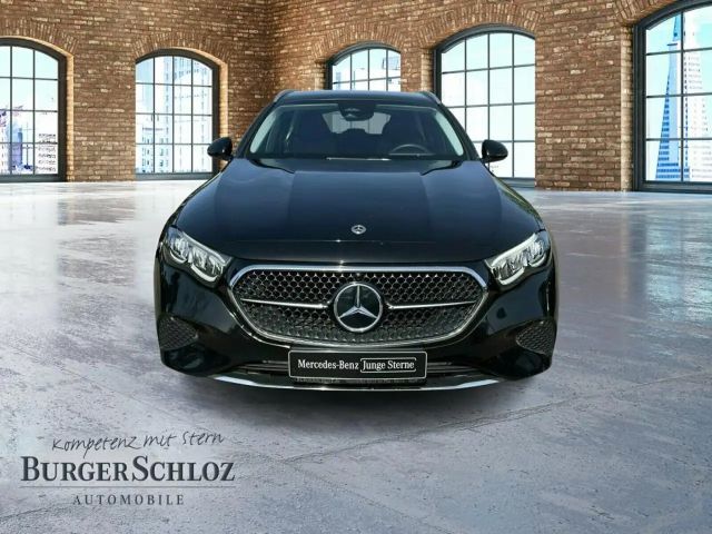 Mercedes-Benz E 200 AVANTGARDE Estate