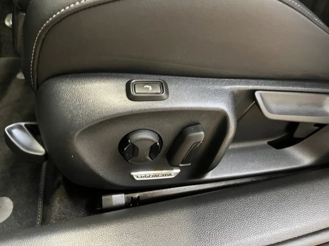 Volkswagen Passat 2.0 TDI DSG R-Line Variant