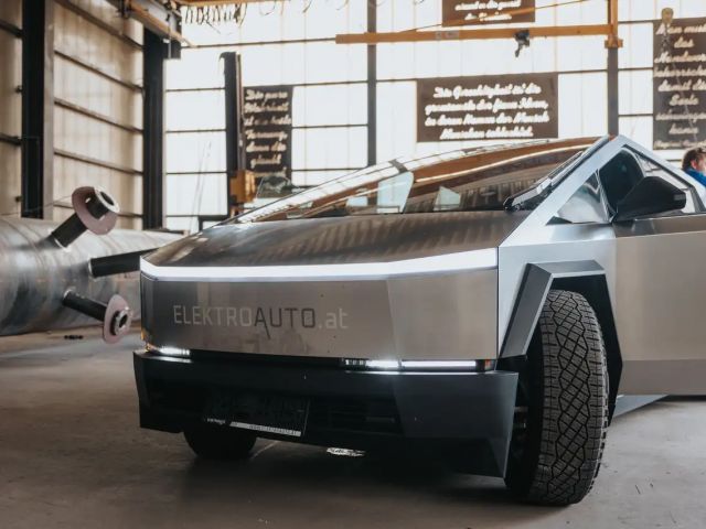 Tesla Cybertruck Cybertruck "foundation series" EU Zulassung