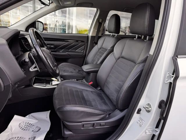 Mitsubishi Outlander 4WD PHEV