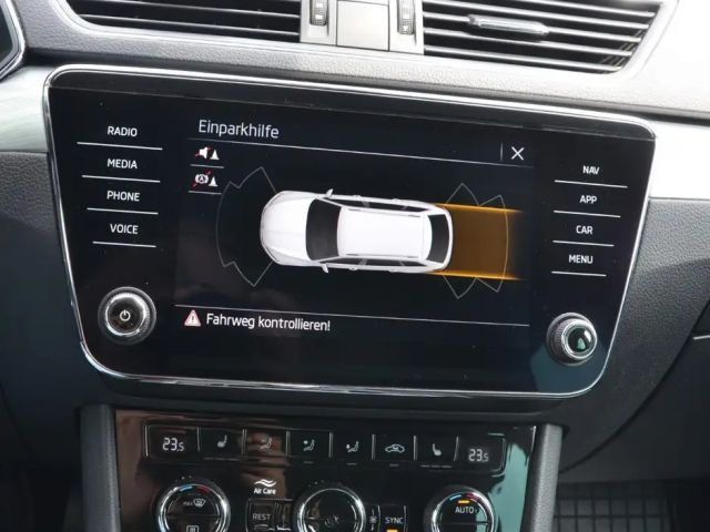 Skoda Superb Superb Kombi 2,0 TDI DSG LED VIRTUAL NAVI 1.Besitz