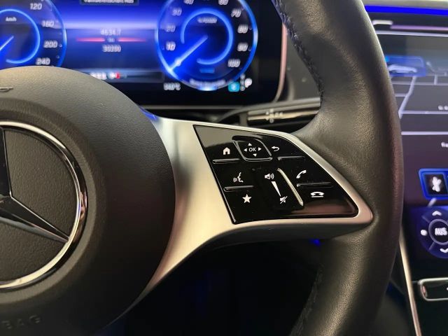 Mercedes-Benz EQE 300 Sedan