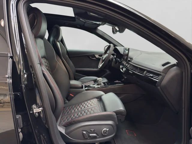 Audi RS4 Avant Quattro