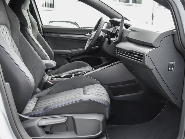 Volkswagen Golf 1.5 eTSI DSG Golf VIII R-Line