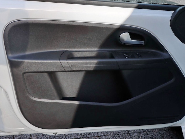 Volkswagen up! Move Move up!