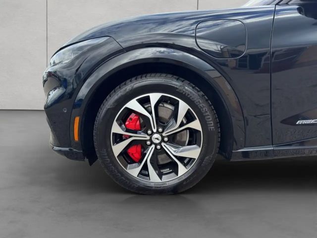 Ford Mustang Mach-E 75 kWh AWD
