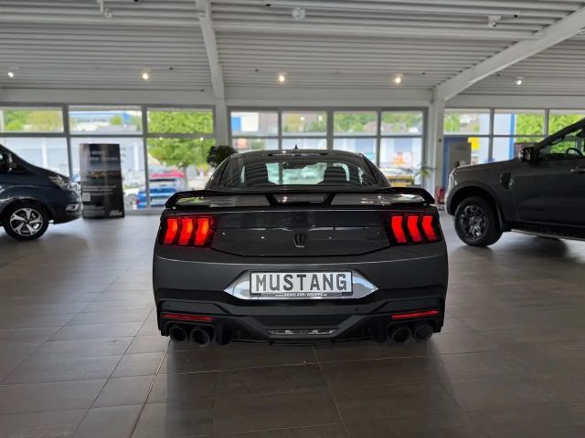 Ford Mustang Fastback GT 5.0 V8