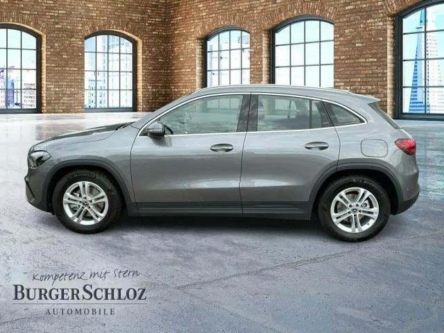 Mercedes-Benz GLA 180 W-Paket KAM PDC SpurH Navi AUT Virtual