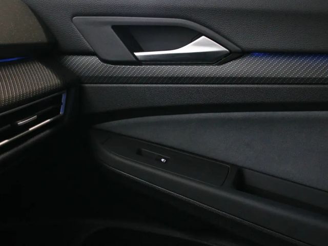 Volkswagen Golf 1.5 eTSI Golf VIII R-Line