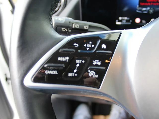 Mercedes-Benz B 180 Sedan