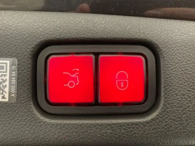 Mercedes-Benz E 200 AMG Line Sedan