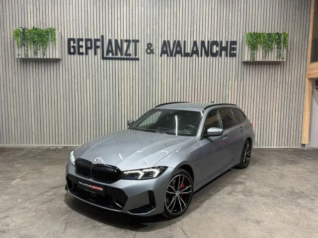 BMW 330 330e M-Sport xDrive