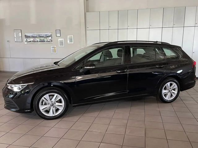 Volkswagen Golf Life Variant