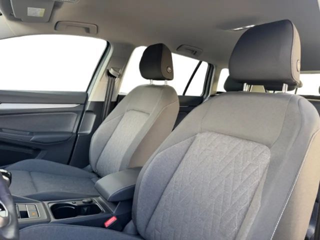 Volkswagen Golf Life Variant