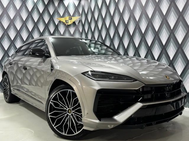 Lamborghini Urus SE // CARBON // UNIKÄT // VOLLE HÜTTE //