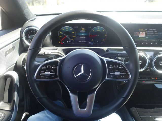 Mercedes-Benz CLA 180 CLA 180 d