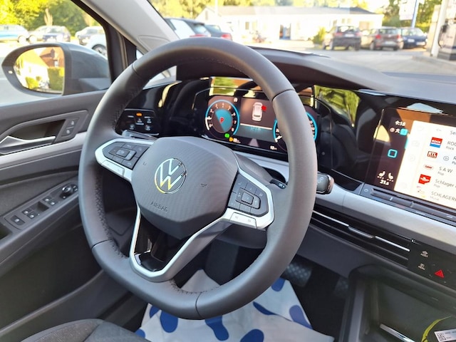 Volkswagen Golf Life Variant