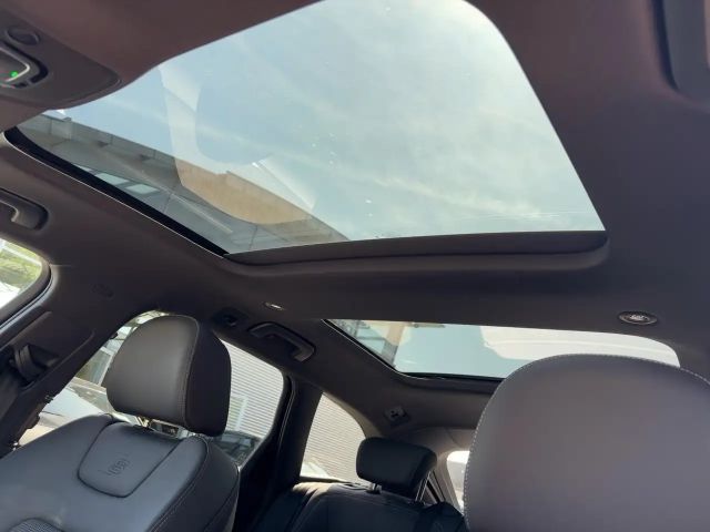 Audi A6 Avant Quattro S-Tronic